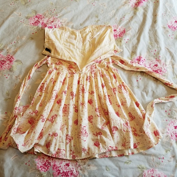 Girly Strapless Dress - Picture 6 of 8